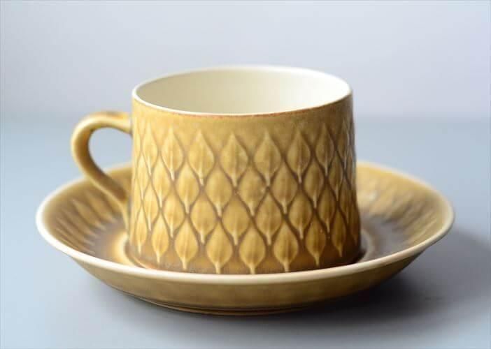 デンマーク製アンティークレリーフカップソーサー