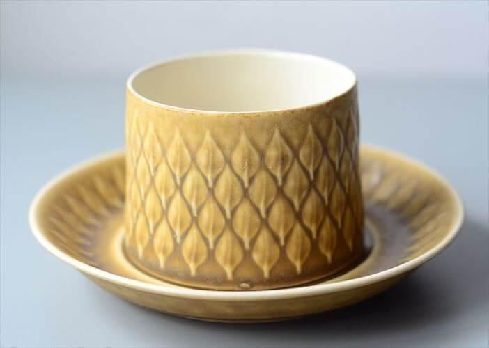 デンマーク製アンティークレリーフカップソーサー