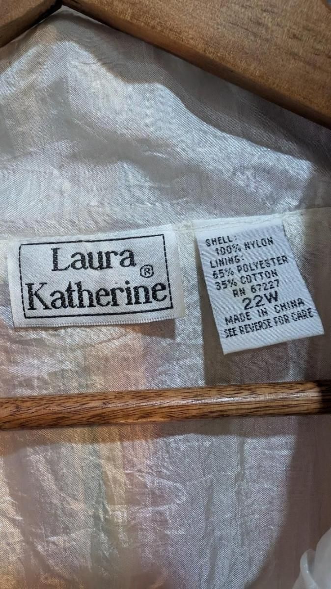 80年代カナダ製パープルウィンドブレーカー可愛さ際立つ