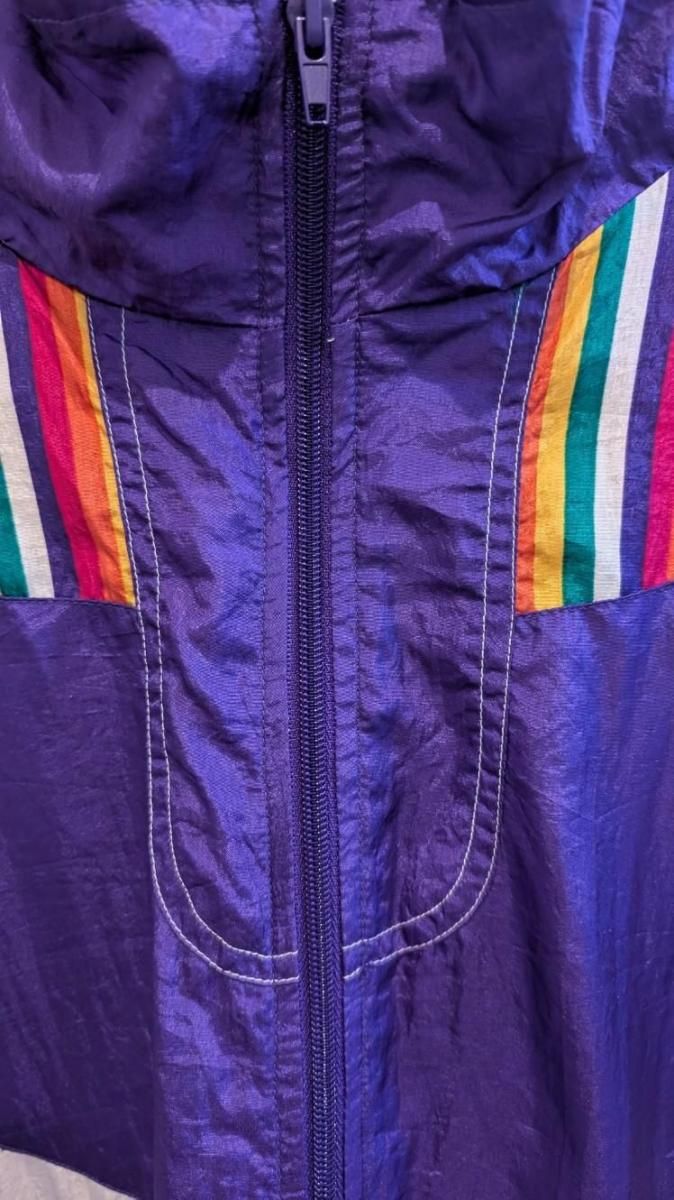 80年代カナダ製パープルウィンドブレーカー可愛さ際立つ