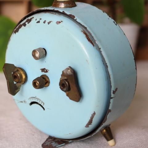 フランス製JAZヴィンテージ目覚ましの素朴な味わい