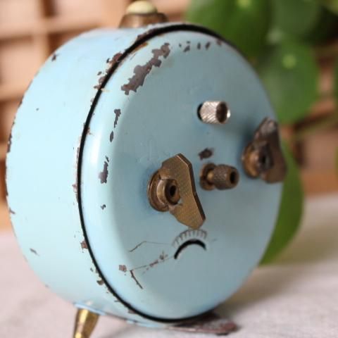 フランス製JAZヴィンテージ目覚ましの素朴な味わい