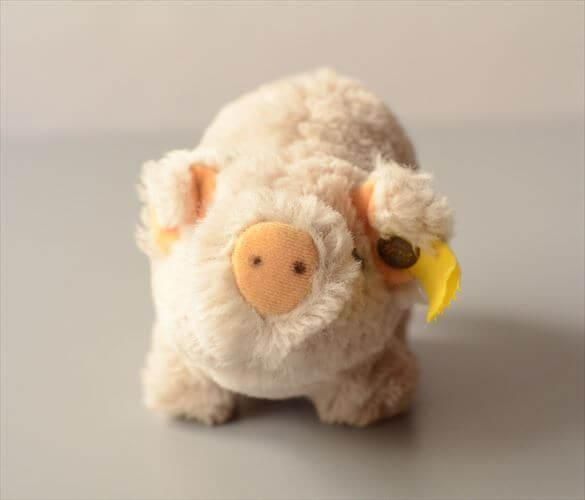 ドイツ製アンティークぬいぐるみ コブタの希少な魅力