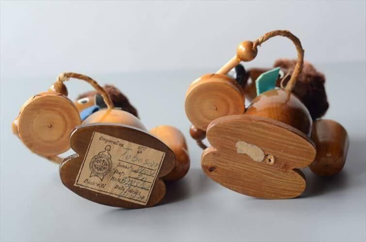 ヴィンテージ木製イヌのオブジェ 音楽演奏の魅力