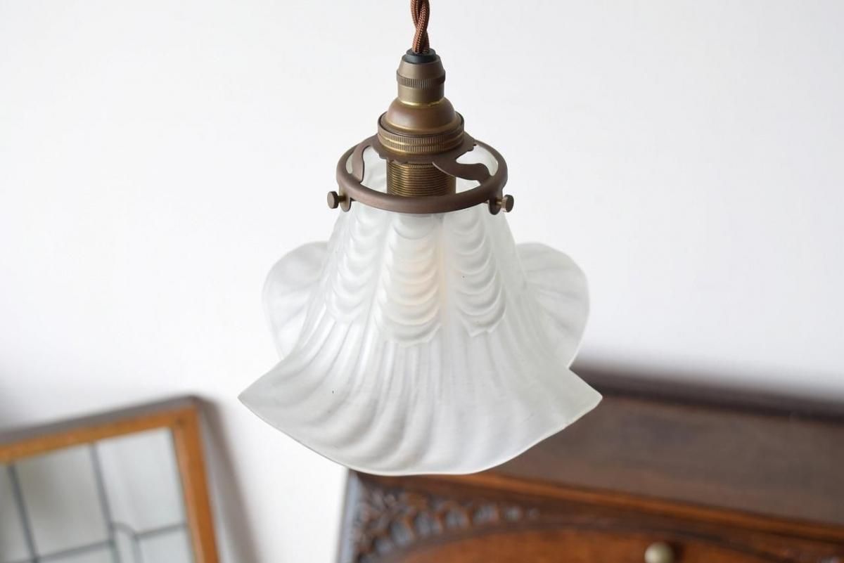 昭和レトロ　ブルーフリルガラス ペンダントライト ヴィンテージ照明 イギリスビンテージ 青い縁のフリルが爽やかな