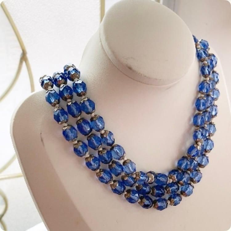 フランス直輸入の水色ビーズが美しい夏のヴィンテージチョーカー