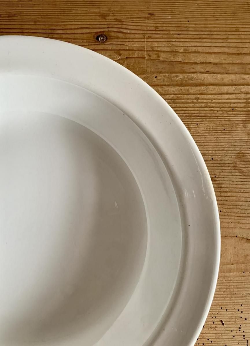 フランス製アンティーク深皿 優雅な雰囲気醸す