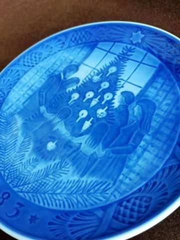 北欧ヴィンテージ　ロイヤルコペンハーゲン　記念プレート　1898年イヤープレート 1983年限定ロイヤルコペンハーゲンイヤープレート