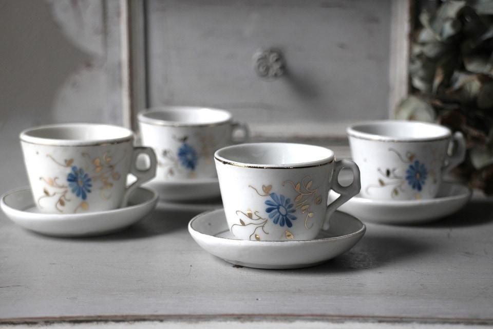 フランス製アンティークポーセリンカップ＆ソーサー