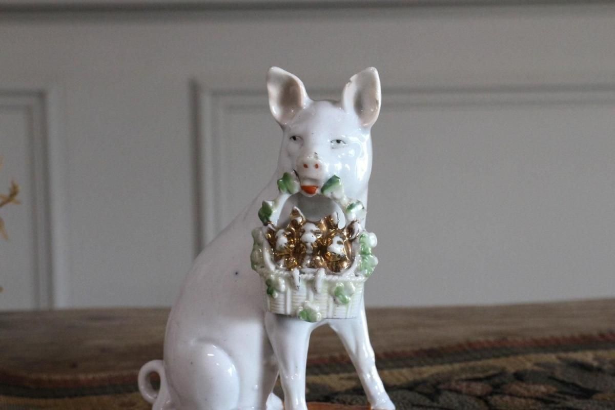 ドイツ製アンティーク豚の陶製オブジェ 癒し系