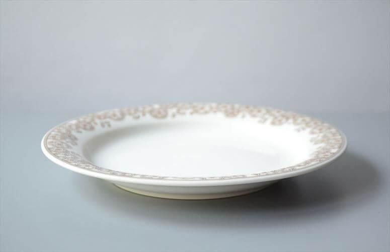 ヴィンテージフィンランド製陶器プレート 魅力溢れる花模様