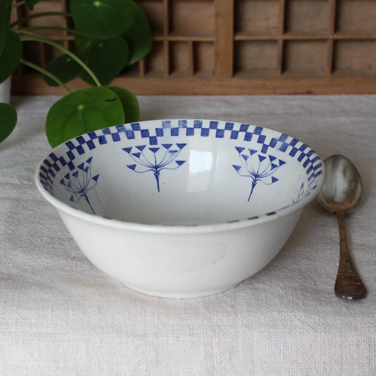 フランス製クレイルモントローの素朴なアンティークボウル