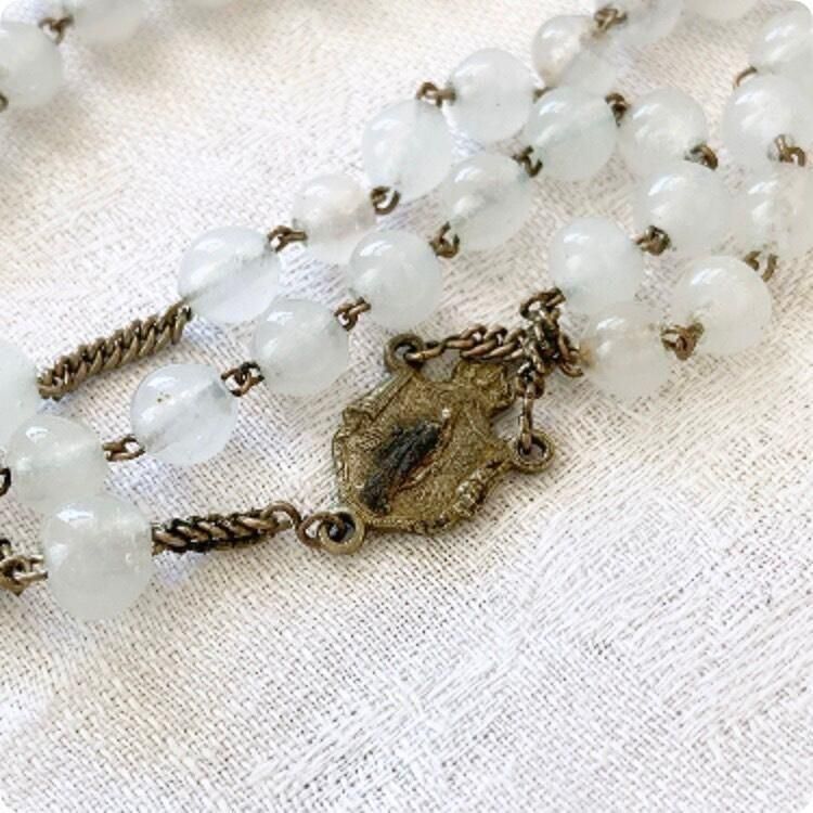 乳白グレーが美しいロザリオ｜フランス1920sヴィンテージ