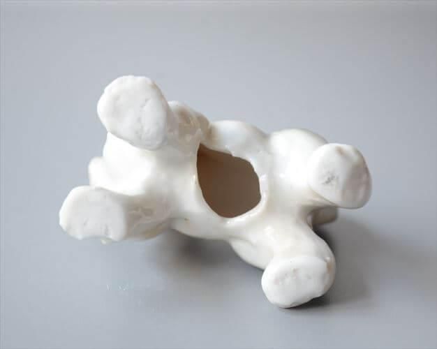 フランス製ビーグル犬オブジェ かわいい陶器の存在感