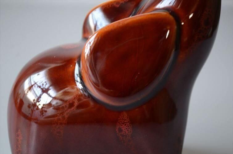 ドイツ製アンティーク陶器ゾウオブジェ 洗練のブラウン