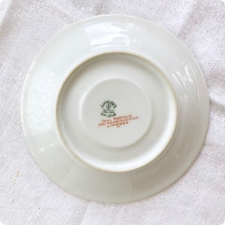 フランス製リモージュの上品なカップ＆ソーサーセット