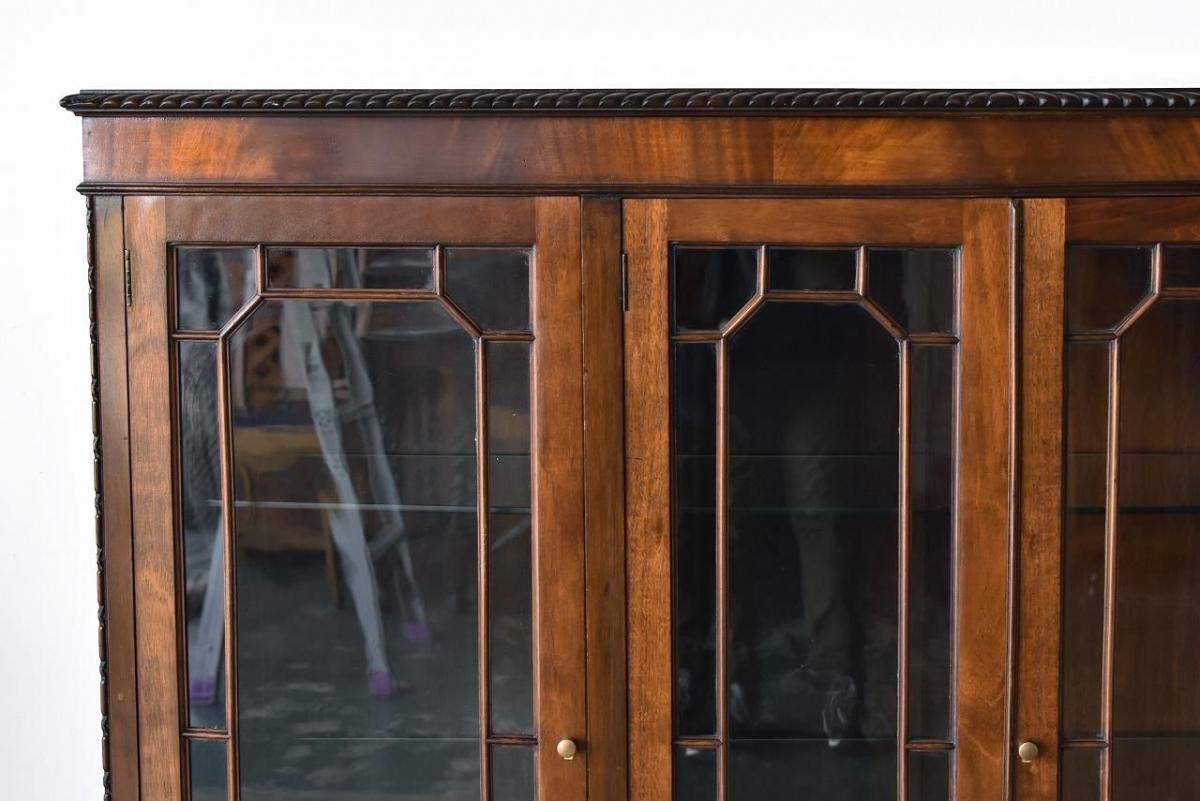 イギリス アンティーク マホガニーキャビネット ロイズアンティークス イギリス製マホガニーガラスキャビネット【伝統的な装飾と美しい木肌】