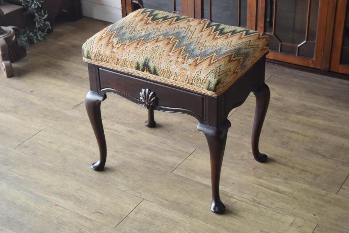初売り初売り 気品ある佇まいが印象的な猫脚のスツール【c320】 - ANTIQUE LEAVES スツール