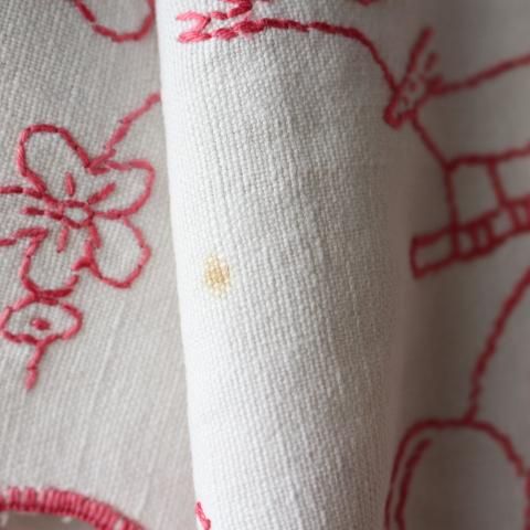 フランスヴィンテージ赤い手刺繍の棚飾り1930年代