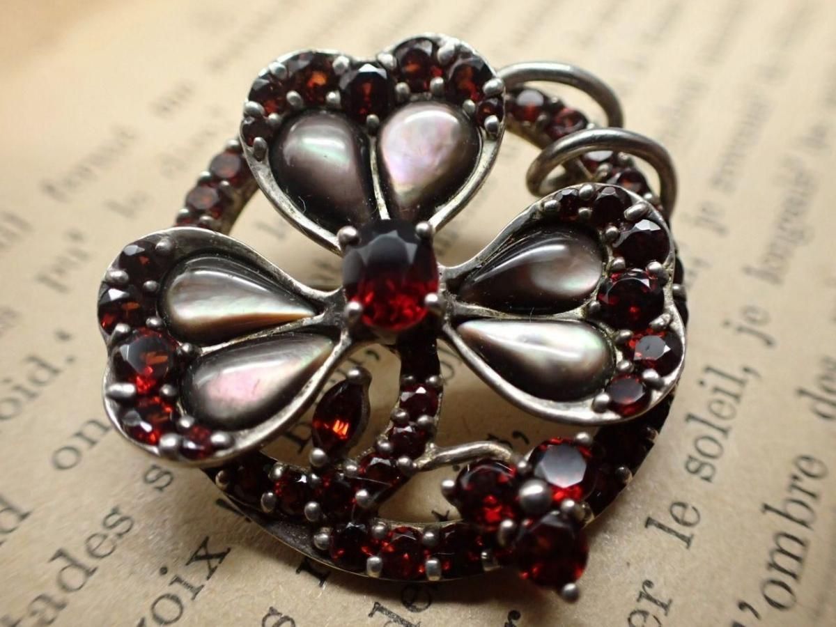 碌山デザイン ガーネット黒蝶貝ブローチペンダント兼用