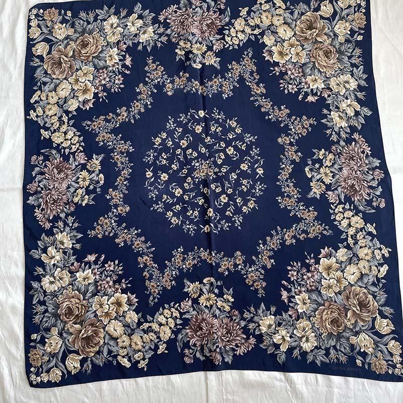 LAURA ASHILEY スカーフ スカーフ LAURA ASHLEY ネイビー花柄 ガーリー エレガント