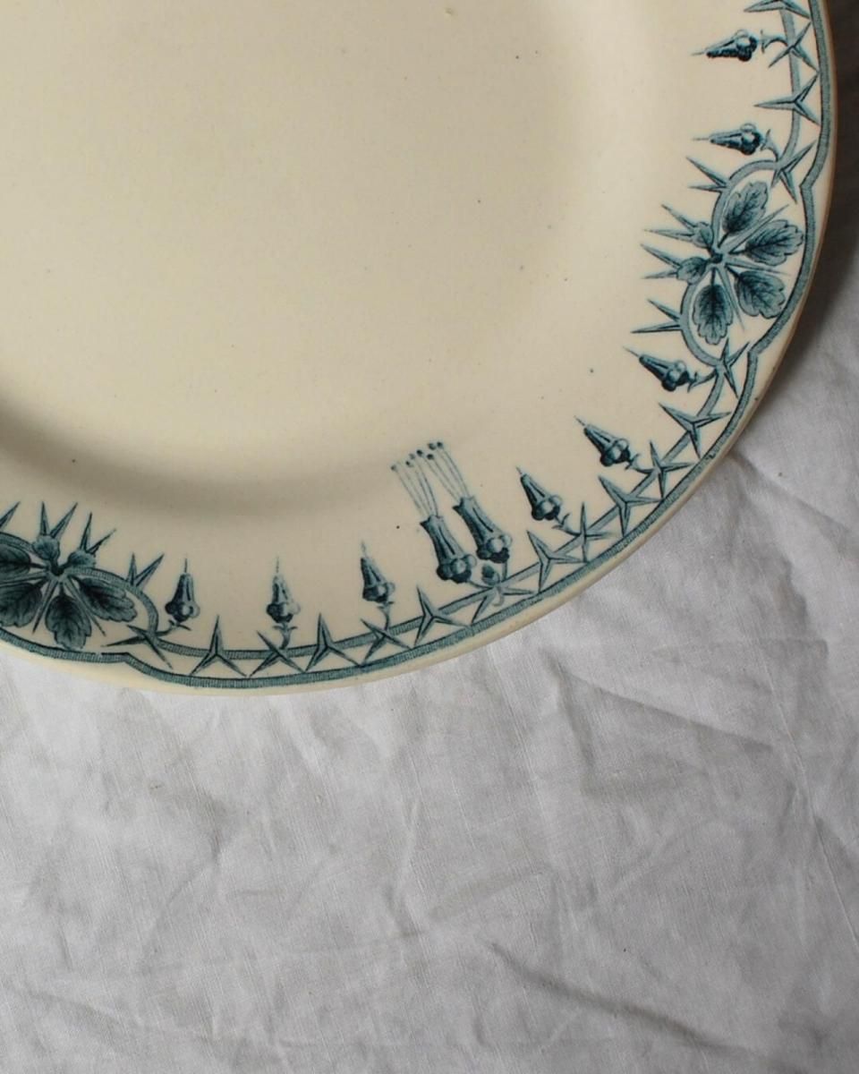 フランスアンティーク平皿 テールドフェール花つぼみデザイン