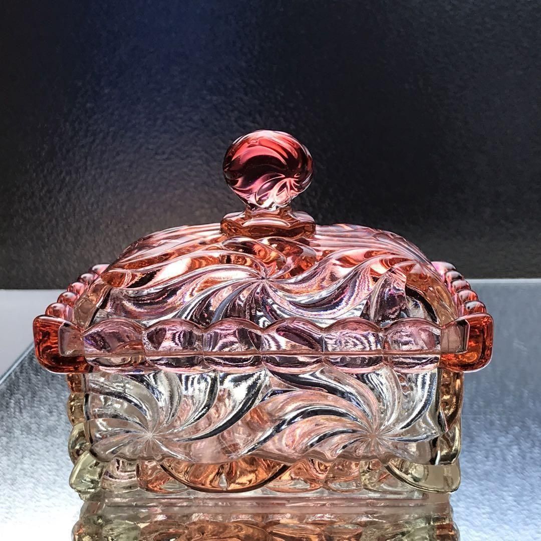 オールド・バカラ 1900年頃 赤硝子金彩 蓋物 ボンボニエール アンティーク