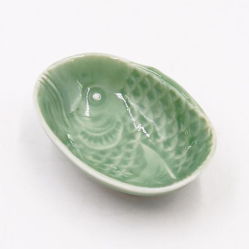 三田青磁 豆皿 手塩皿 2客 瓢箪文様 ひょうたん 足付き 江戸期　希少 昭和初期の三田青磁豆皿 鯛モチーフのかわいい縁起物