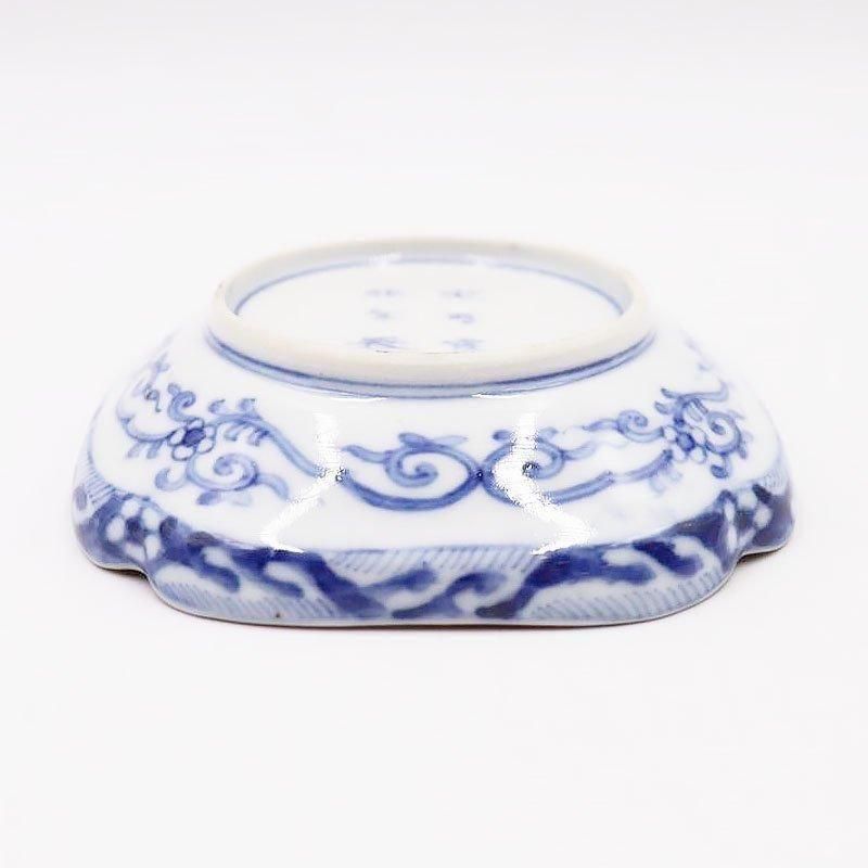 大聖寺伊万里　古伊万里　大皿　鑑賞陶器　１客 大聖寺伊万里 金襴手唐華文四寸皿 明治時代 E1393B 個体B