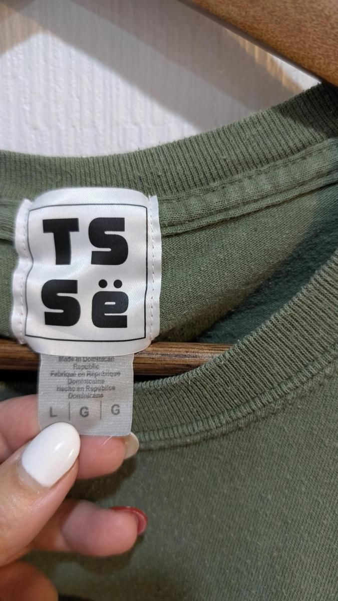 カーキ Lサイズ ドミニカ製 グラフィックTシャツ｜コットン製TSSE