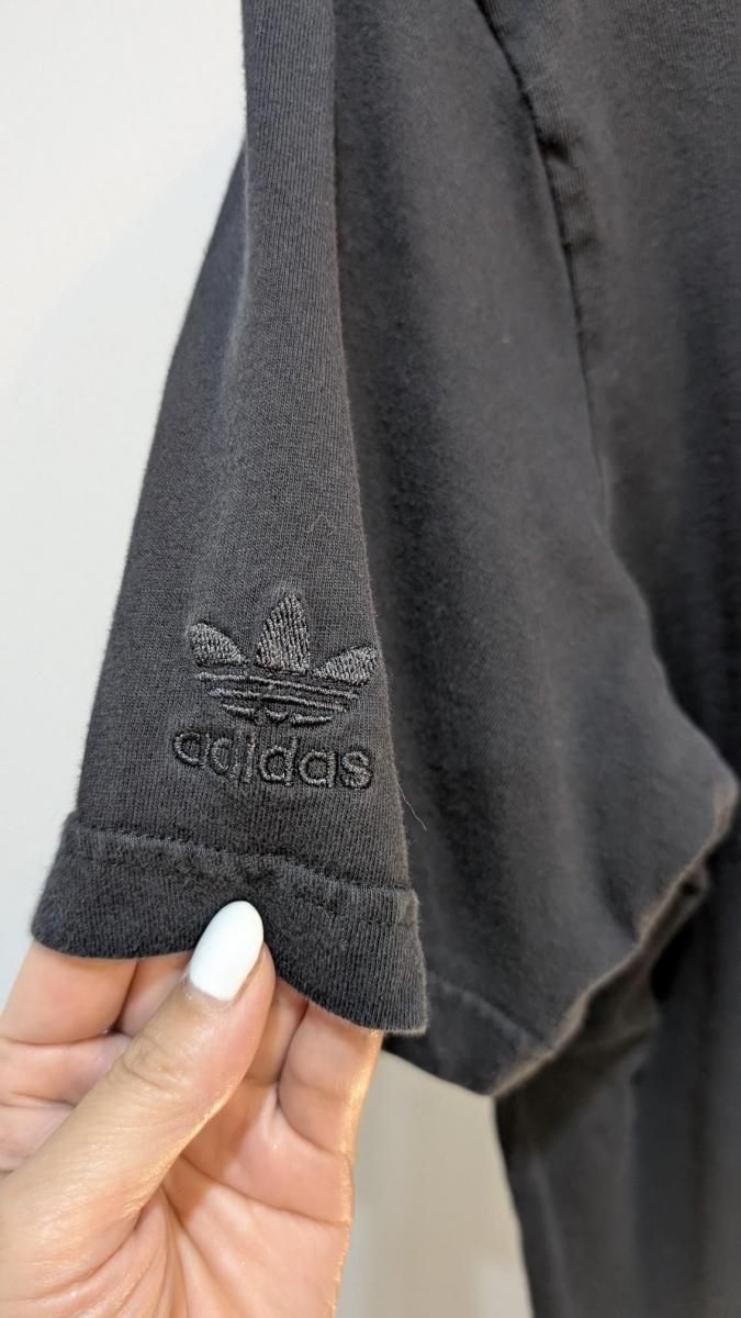 UK limitedAdidas Graphic Fun Furry Trefoil Creature   L Black T