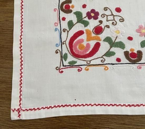 ヴィンテージ カロチャ刺繍 テーブルクロス ハンガリーの伝統品