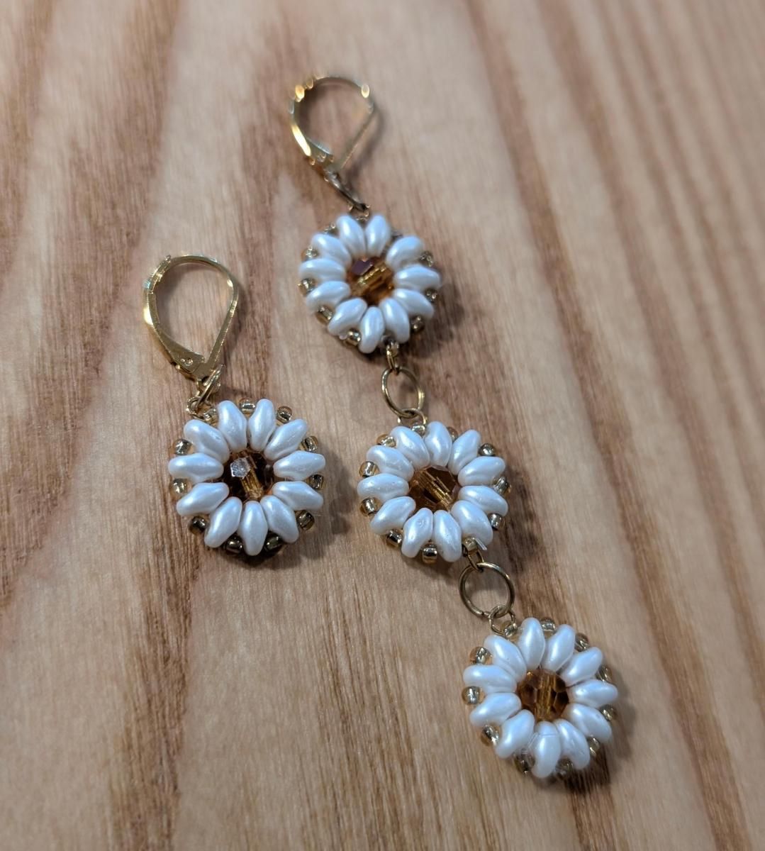 ユーロ アシンメトリーピアス フラワー ゴールドトーン