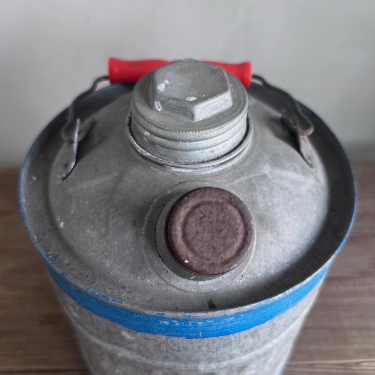 ヴィンテージオイル缶 ブリキのガソリン缶