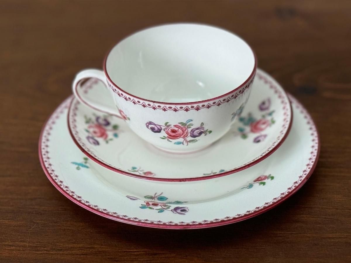 ヴィンテージ ビクトリア時代 ティーカップトリオ 手彩色 一点物