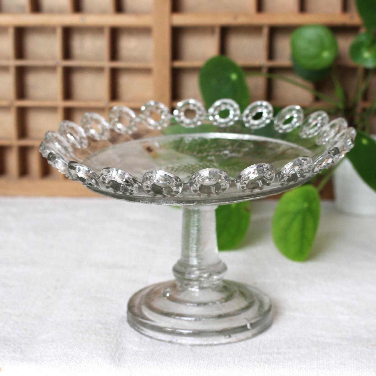 アンティーク風 ガラス皿 ガラスコンポート 縁華やかデザイン