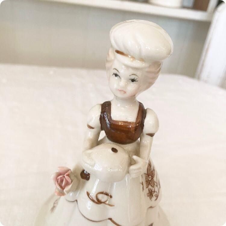 昭和レトロ　アンティーク品　希少！女の子の陶器製置物 昭和レトロ アンティーク品 希少！女の子の陶器製置物