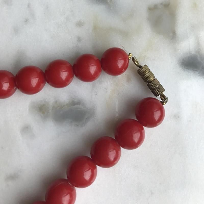 赤いビーズネックレス ヴィンテージスタイル 軽量アクセサリー