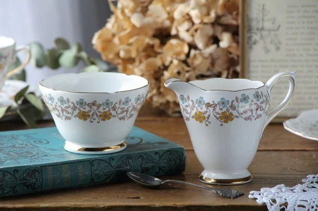 イギリスアンティーク 花模様 ミルク&シュガーセット
