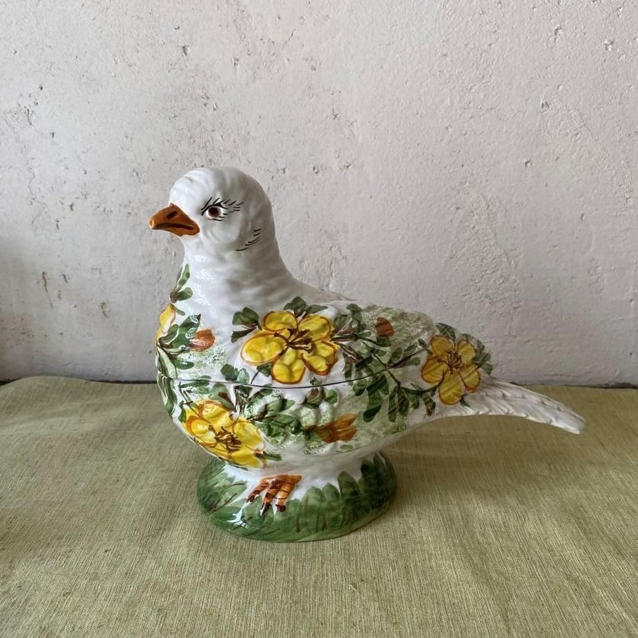 イタリア製 陶器 鳩の小物入れ ツンとした表情