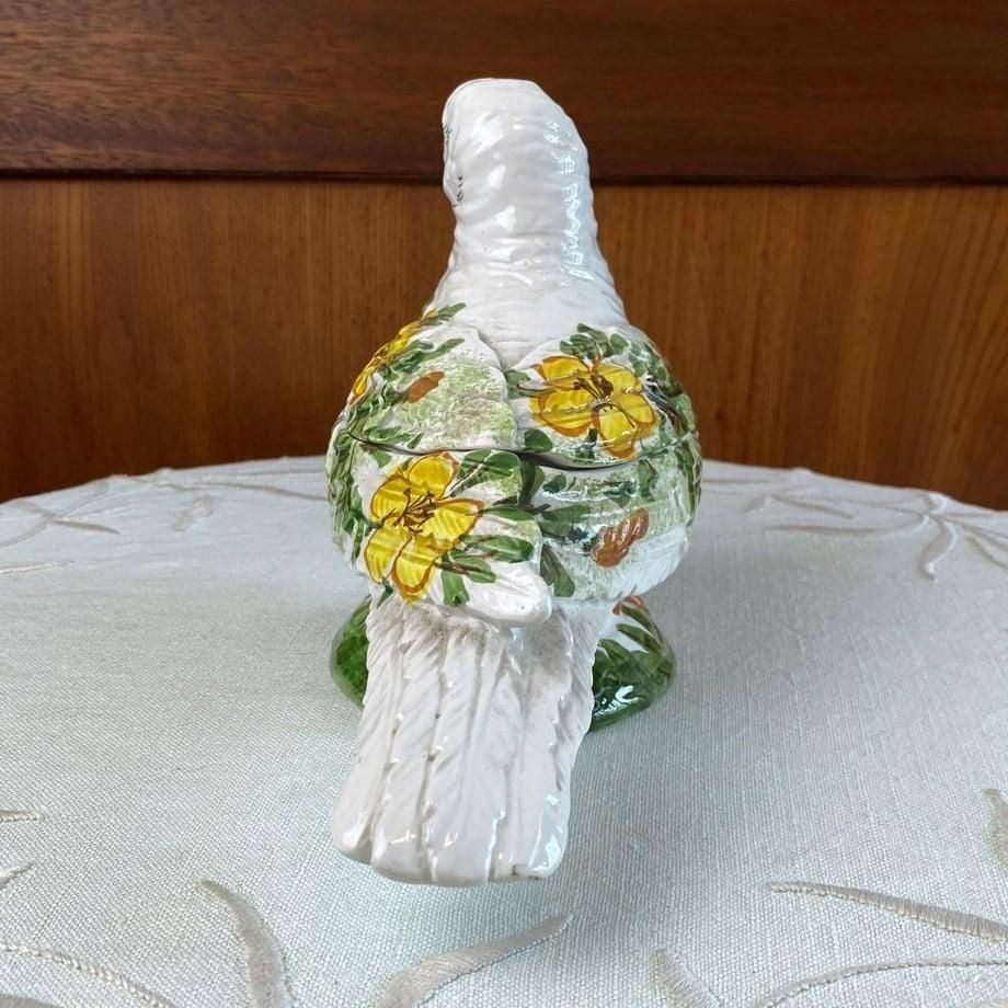 イタリア製 陶器 鳩の小物入れ ツンとした表情
