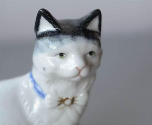 フランスから すこし上目なかわいいネコ オブジェ 白磁器 猫