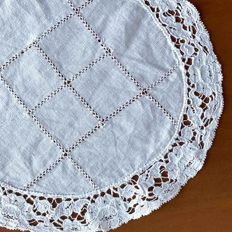 フランスリネン ドイリー 丸型 花びん敷き