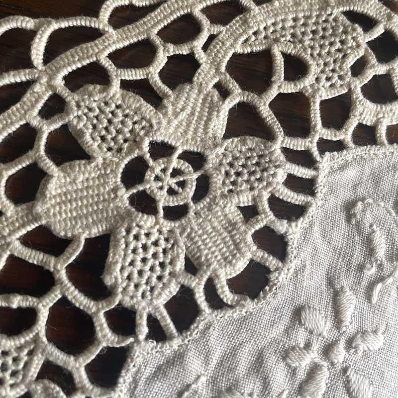 ドイリー 生成り色 花瓶敷き 刺繍 リネン製