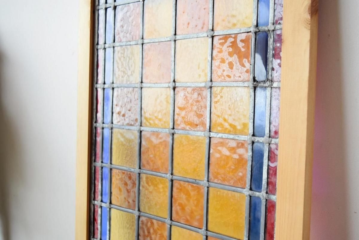 年代物のステンドグラス 英国製1880年代 絵付けステンドグラス｜愛らしい小花×赤色縁取り