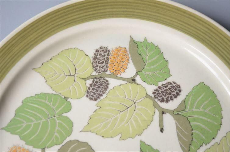 ドイツ製 ROSENTARL 可憐なお花と美しいレリーフ プレート ドイツ製