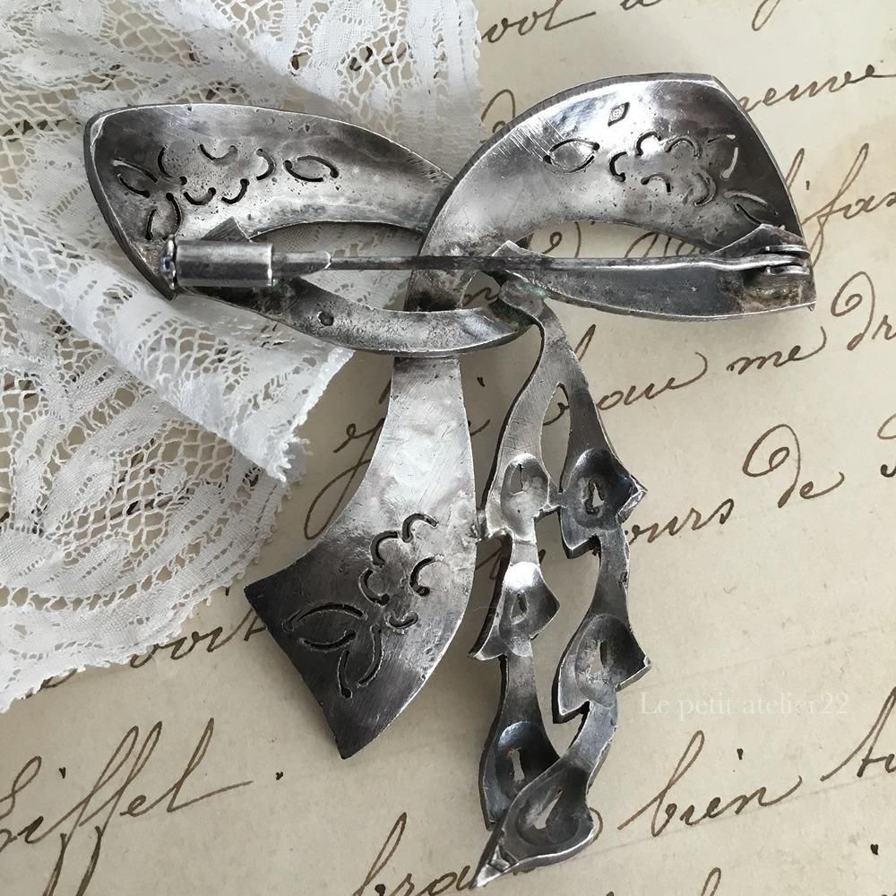 フランス アンティーク シルバー ブローチ リボン マルカジット