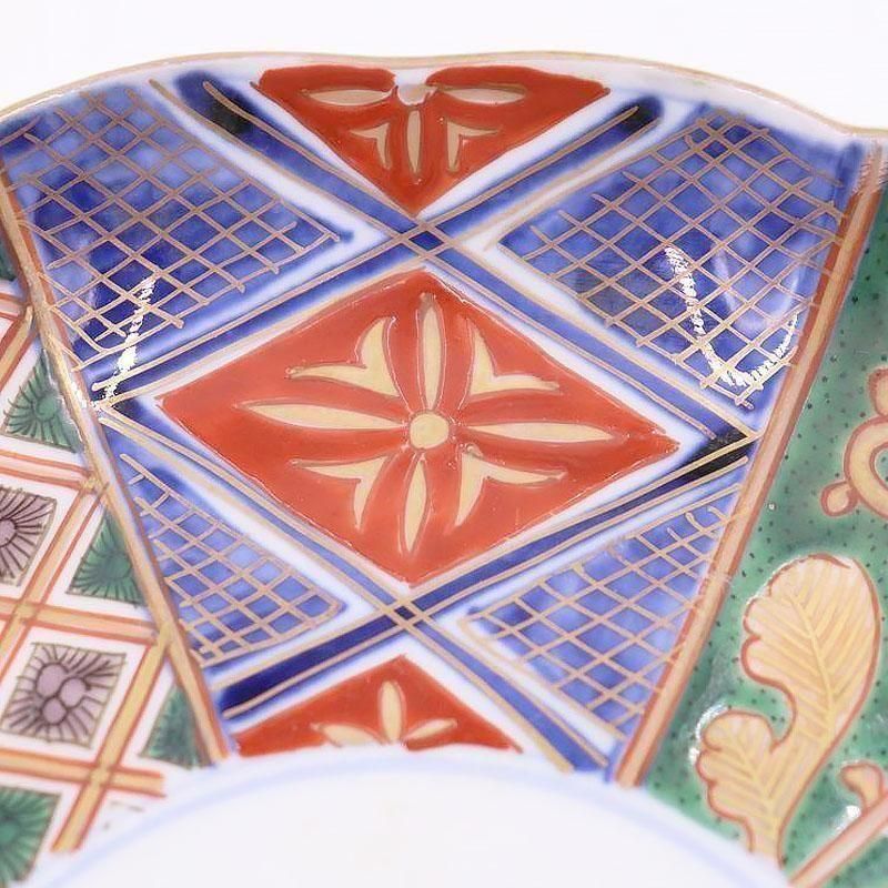 骨董 古伊万里 七寸皿 22cm 色絵 中皿 陶器 皿 金彩 アンティーク ５枚 伊万里 色絵 垣根に菊蝶々 宝尽くし 輪花型 七寸皿 - 生活骨董と