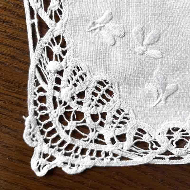 Blannari 刺繍テーブルクロス ホワイト・グレー Amazon｜刺繍 テーブルランナー レース オシャレ テーブルセンター zjp