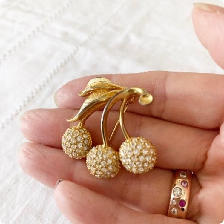 ヴィンテージ 中国製七宝焼蝶のジュエリー小物入オリジナルボックス入4 セグメント ヴィンテージ 中国製七宝焼蝶のジュエリー小物入オリジナルボックス入4